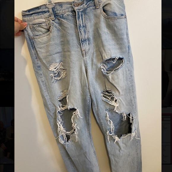 American Eagle distressed jeans - Picture 1 of 2